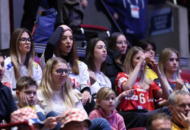 Antonela Srna emotivno pratila veliku pobjedu Hrvatske i ozljedu brata Zvonimira: Evo tko je ona