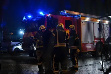 Vatra gutala pizzeriju na Jaku&scaron;evcu: Buktinja zahvatila krov, dim se pro&scaron;irio u stanove