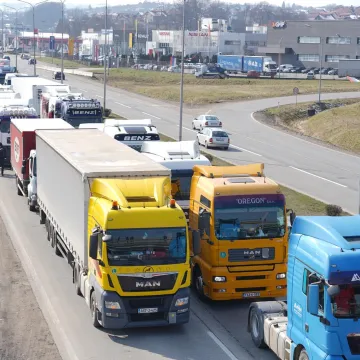 Panika u Crnoj Gori! Prijeti im nesta&scaron;ica goriva: 'Pona&scaron;ajte se odgovorno i razumno '