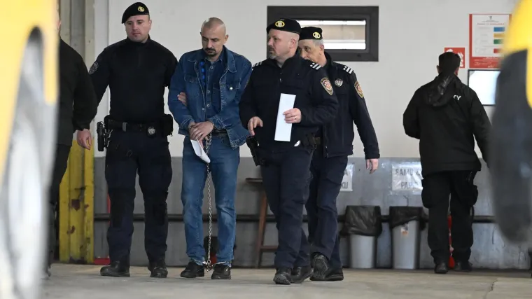 Pogledajte privođenje mu&scaron;karca koji je 'pao' u akciji USKOK-a: Doznajemo detalje