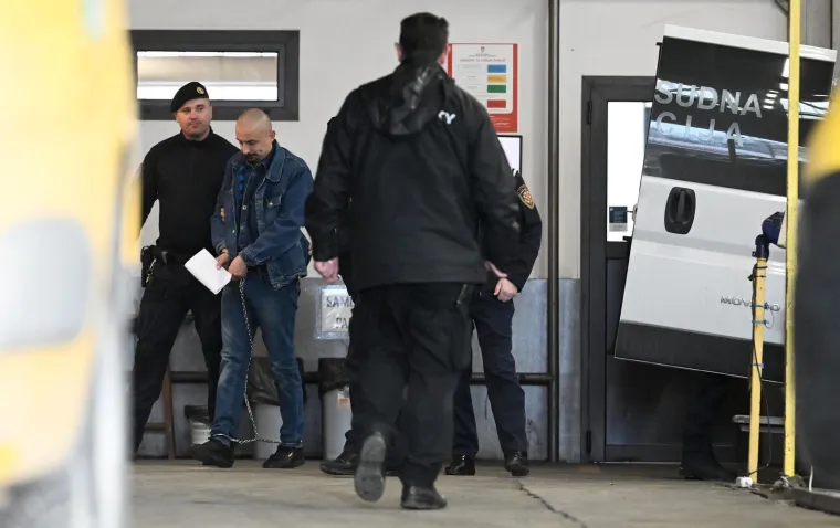 Pogledajte privođenje mu&scaron;karca koji je 'pao' u akciji USKOK-a: Doznajemo detalje