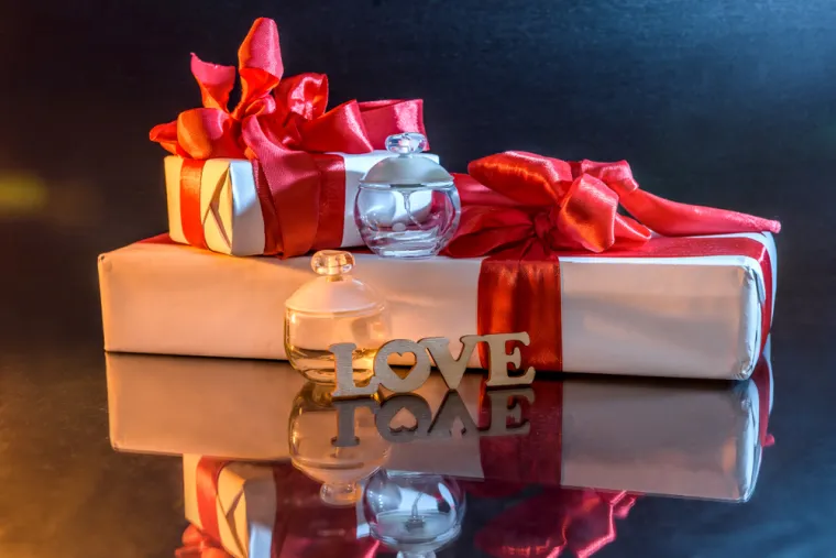 Ove stvari nipo&scaron;to nemojte poklanjati za Valentinovo: Navodno donose prekide i tugu u vezi