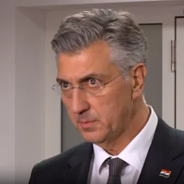 Plenković davao izjavu pa prekinuo sve! Imamo snimku: 'Je li vi mene slu&scaron;ate gospođo?'