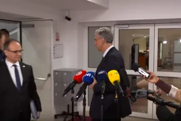 Plenković davao izjavu pa prekinuo sve! Imamo snimku: 'Je li vi mene slušate gospođo?'