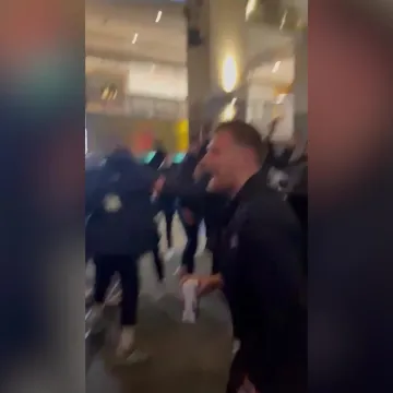 Slavilo se do dugo u noć! Hrvatski rukometa&scaron;i s pjesmom u&scaron;li u hotel