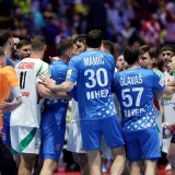 Trenutak koji je mnogima promaknuo! Kaos nakon posljednjeg zvižduka pro&scaron;ao je bez posljedica