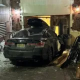 Zabio se automobilom vi&scaron;e puta u poznatu sinagogu, oglasio se gradonačelnik