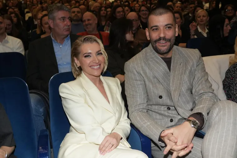 Poljubac koji je sve zasjenio: Anđelka se nije odvajala od zgodnog supruga, evo tko je on