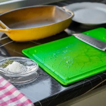 Kardiokirurg upozorio na plastične daske za rezanje: 'Mogu ozbiljno na&scaron;tetiti zdravlju'