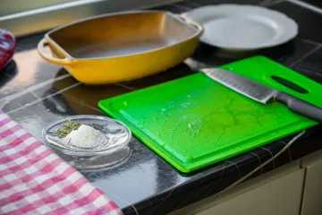 Kardiokirurg upozorio na plastične daske za rezanje: 'Mogu ozbiljno na&scaron;tetiti zdravlju'