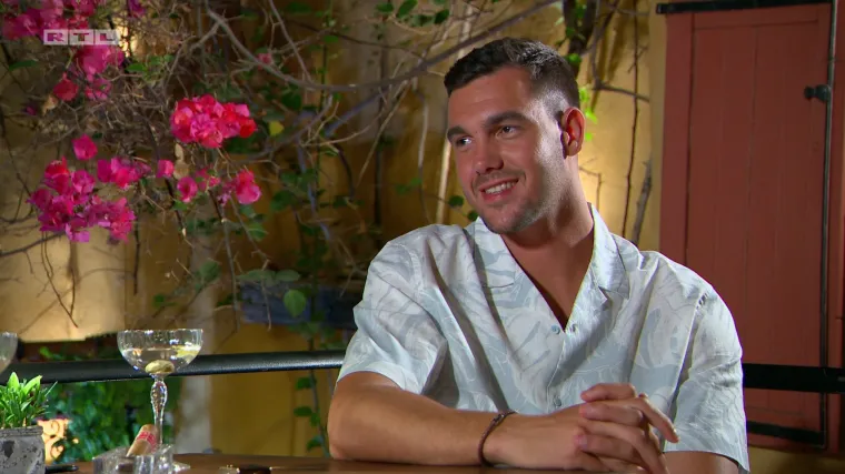 Gospodin Savr&scaron;eni želi razrije&scaron;iti račune s jednom djevojkom: 'Neke mi stvari nisu jasne'