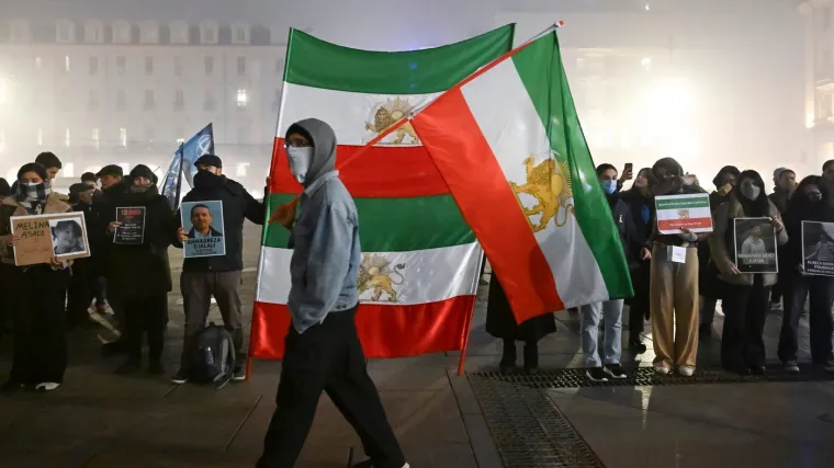 U Iranu masovna uhićenja: EU proglasio Iransku revolucionarnu gardu - teroristima!