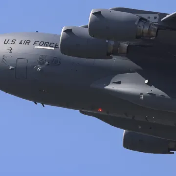 Trump premjestio nuklearni 'nju&scaron;kač', dok je misteriozni iranski avion sinoć sletio u Moskvu