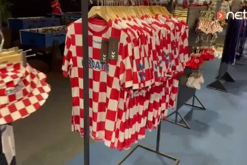 Sve je spremno za početak spektakla: Evo kako navijači čekaju početak polufinala