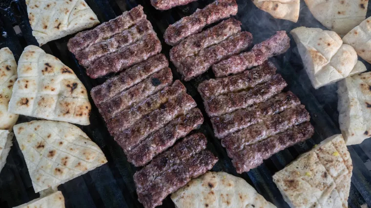 Alarm u državi EU, muči ih nesta&scaron;ica ćevapčića! 'Ozbiljno smo pogođeni'