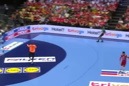 Leteći Kuzma! Kakva obrana s klupe na&scaron;eg vratara koja nam puno znači