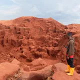 Vi&scaron;e od 200 mrtvih u uru&scaron;avanju rudnika: U katastrofi stradali rudari, djeca, prodavačice...