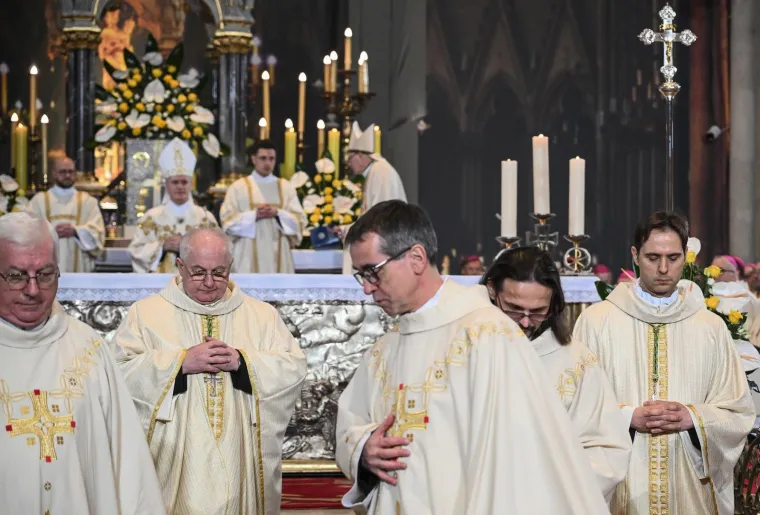 Potpuno drukčiji! Tko je mons. Kovač? Zaljubljenik u matematiku postao najmlađi biskup u Hrvatskoj