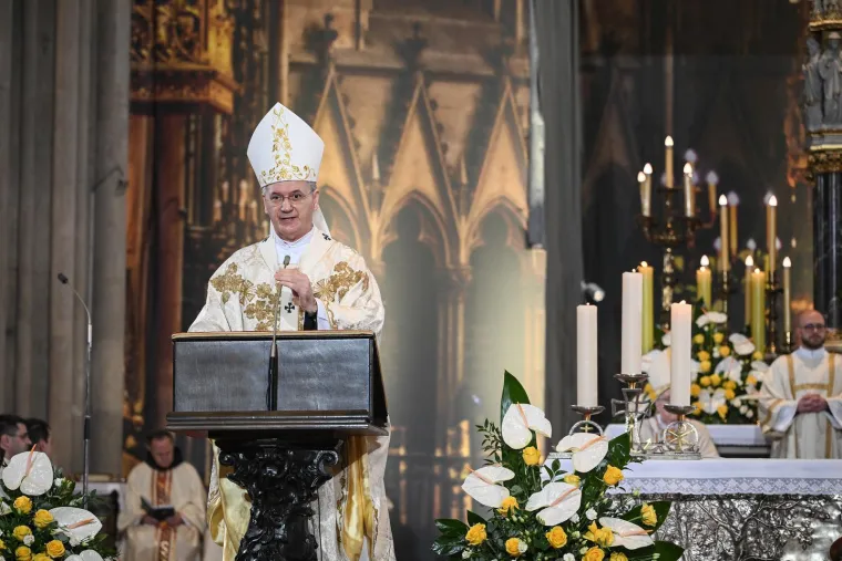 Potpuno drukčiji! Tko je mons. Kovač? Zaljubljenik u matematiku postao najmlađi biskup u Hrvatskoj