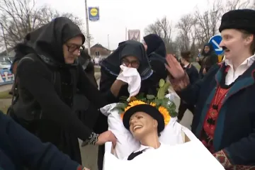 Vesela sahrana i nasmijani svatovi na istom mjestu: 'Ja ću skočiti za njim'