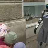 Duga kosa i haljina: Tonka je mamila poglede na &scaron;pici! Duhovita je, nekad i drska