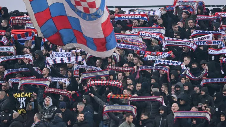 Navijači Hajduka bijesni: 'Najkorisniji u Hajduku je autobus'
