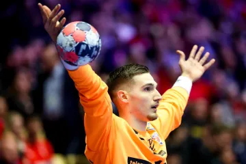 Sigurdsson poslao Kuzmanovića na tribinu: Otkrivamo &scaron;to mu je na&scaron; golman rekao