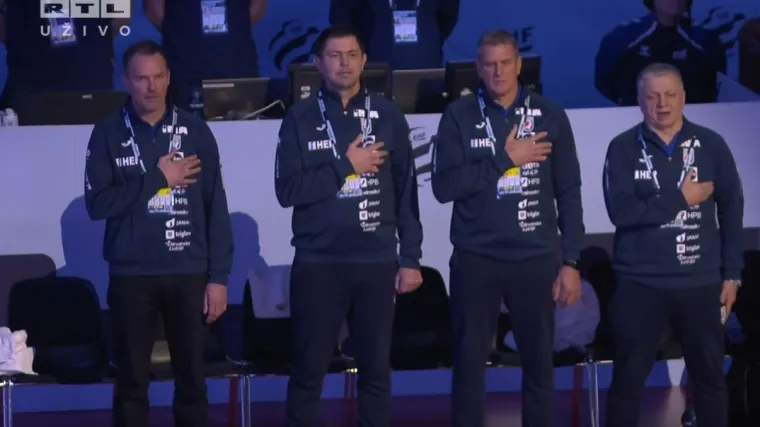 Poseban trenutak za Sigurdssona: Pogledajte kako pred svojim Islanđanima pjeva Lijepu na&scaron;u