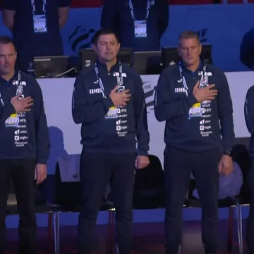 Poseban trenutak za Sigurdssona: Pogledajte kako pred svojim Islanđanima pjeva Lijepu na&scaron;u