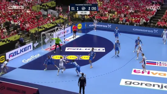 Takav golman nam treba za broncu! Velika obrana Mandića