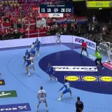 Kapetan koji radi sve: Martinović &scaron;okirao suparnika potezom za udžbenike