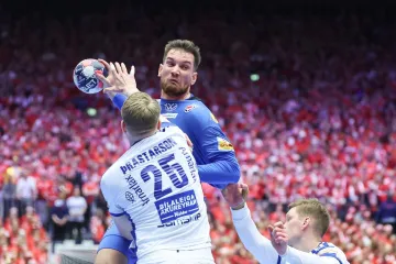 Nestvarna bomba Lučina, Veron ili Mandić: Odaberite najbolji potez utakmice