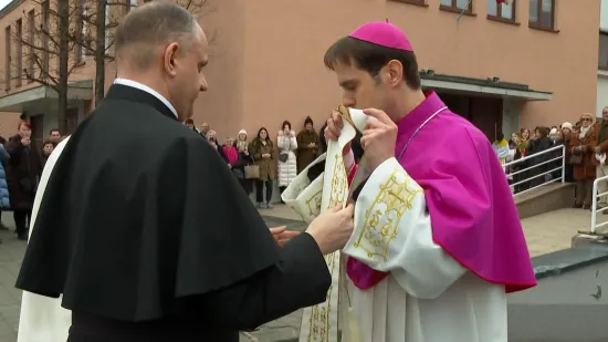 Najmlađi biskup na svijetu vratio se na Tre&scaron;njevku: 'Odu&scaron;evljeni smo, neka bude novi papa'