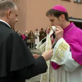 Najmlađi biskup na svijetu vratio se na Tre&scaron;njevku: 'Odu&scaron;evljeni smo, neka bude novi papa'