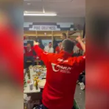 Pjesma tre&scaron;ti, emocije ključaju: Ovako su rukometa&scaron;i slavili broncu iza zatvorenih vrata