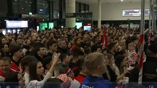 EVOOO IH: Stigli rukometa&scaron;i! Sve grmi od Thompsonove: 'Ako ne zna&scaron; &scaron;to je bilo!'