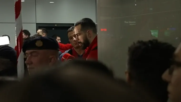 Rukometa&scaron;e dočekala Thompsonova pjesma, Mirza Džomba &scaron;okiran mno&scaron;tvom: 'Koliko je sati!?'