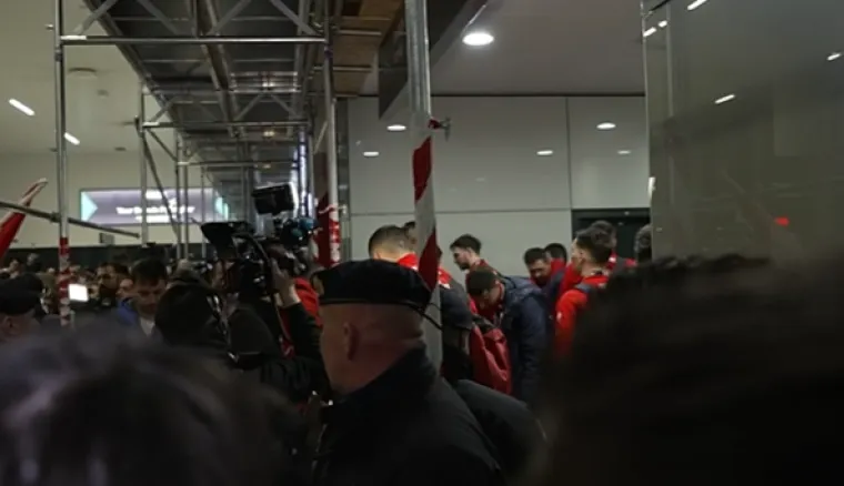 Rukometa&scaron;e dočekala Thompsonova pjesma, Mirza Džomba &scaron;okiran mno&scaron;tvom: 'Koliko je sati!?'