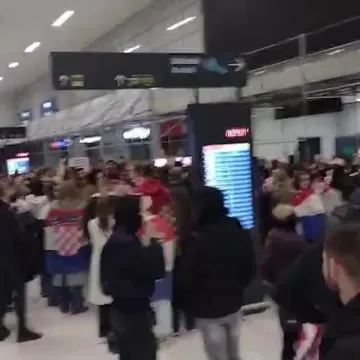 Navijači u zračnoj luci Dr. Franjo Tuđman napravili show