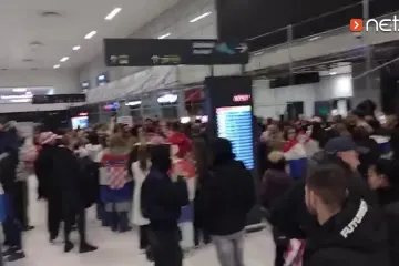 Navijači u zračnoj luci Dr. Franjo Tuđman napravili show