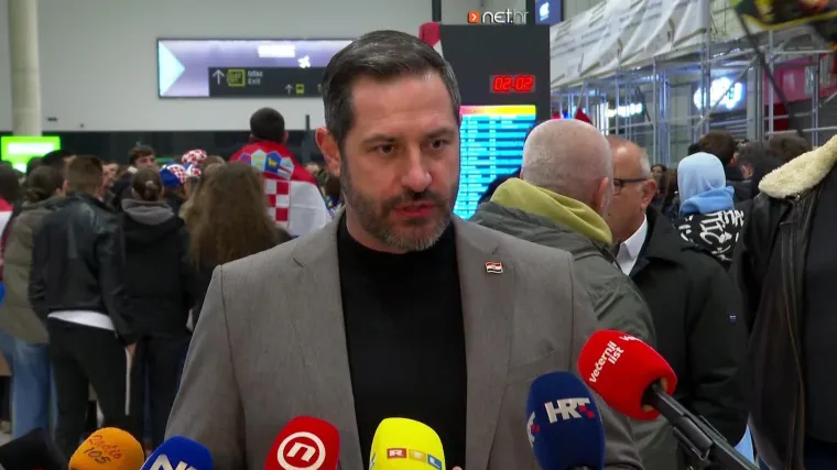Političke izjave odjeknule Hrvatskom na aerodromu Dr. Franjo Tuđman uoči dolaska brončanih rukometa&scaron;a