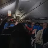 Pogledajte euforiju u avionu: Rukometa&scaron;i pjevaju 'Moja Domovina'