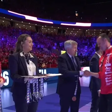 Pogledajte kako je Sigurdssonu čestitao predsjednik EHF-a kojeg je Dagur burno kritizirao
