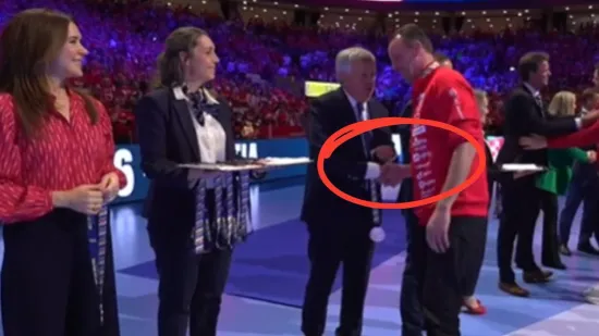 Pogledajte kako je Sigurdssonu čestitao predsjednik EHF-a kojeg je Dagur burno kritizirao