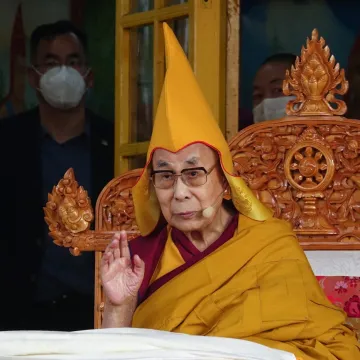 Dalaj-Lama osvojio prvog Grammyja: 'Ovo priznanje primam sa zahvalno&scaron;ću i ponizno&scaron;ću'