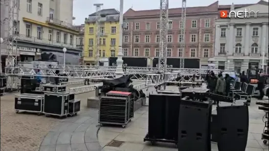 Bina se postavlja, donosimo snimke s Trga: Doček uživo pratite na RTL-u