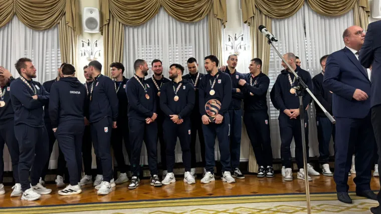 Premijer primio rukometa&scaron;e: 'Organizirali smo vam doček koji zaslužujete, vi ste pravi prvaci'