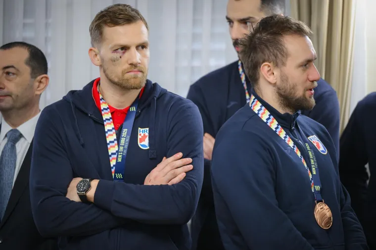 Ovako izgleda lice ranjenog Mandića dan nakon krvave bitke s Islandom