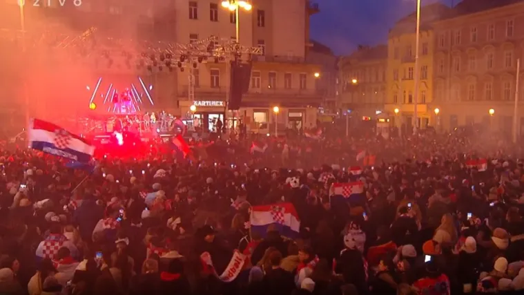 Ma već na tonskoj je sve eksplodiralo: Trg je spreman za dolazak svojih junaka