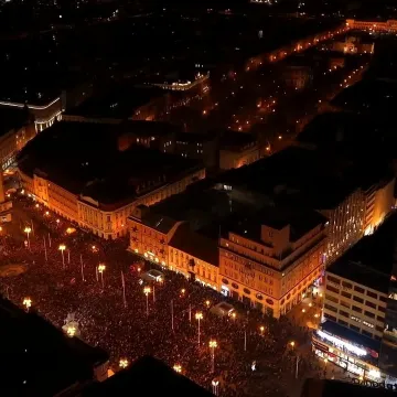 Nevjerojatna atmosfera na Thompsonovom koncertu